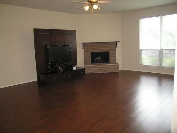 5th image of 2050 Gleaner Dr