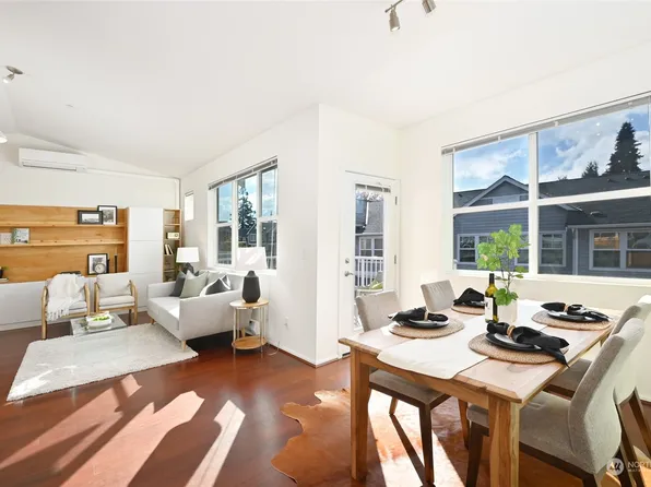 2970 SW Raymond Street #302, Seattle, WA 98126