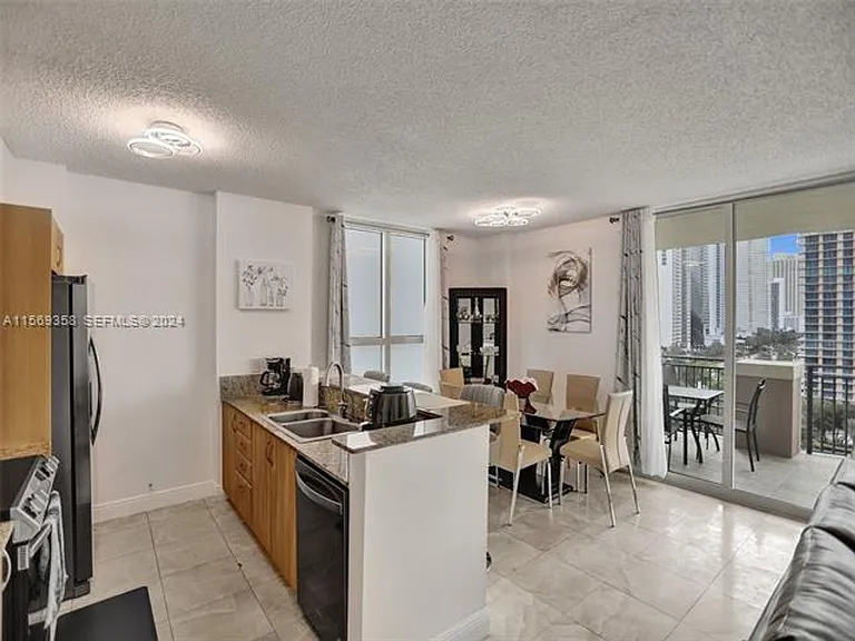 17555 Atlantic Blvd #1101 — Photo 12
