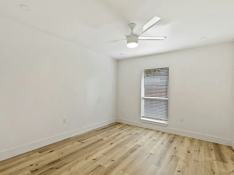 15655 Regal Hill Cir — Photo 23