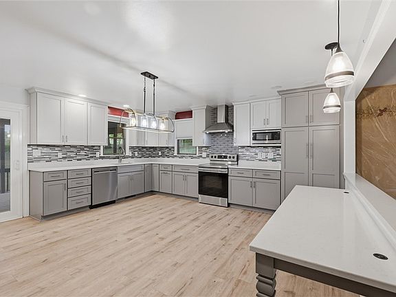 4th image of 108 Needham Dr