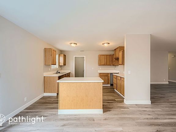 4th image of 10411 194th Street Ct E