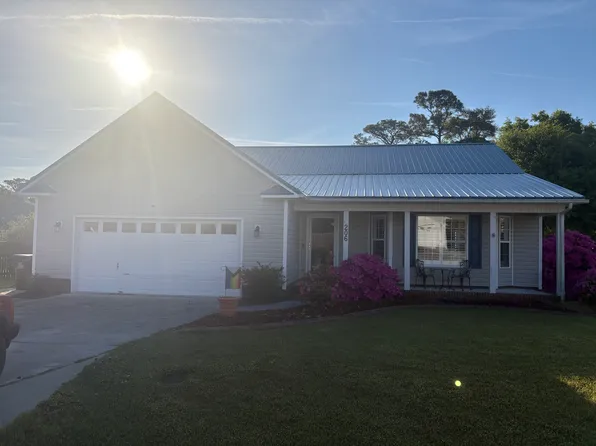 206 Marsh Hen Ct, Swansboro, NC 28584