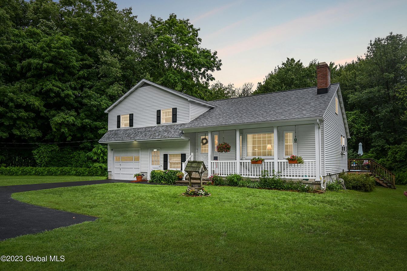 1st image of 2781 Galway Road