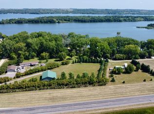 48479 Baileys Bay Rd, Big Stone City, SD 57216