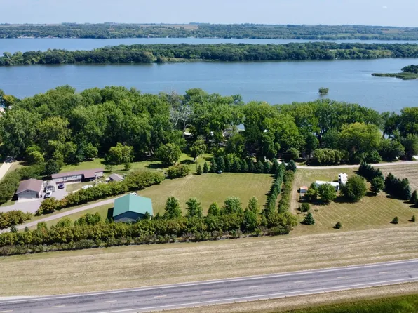48479 Baileys Bay Rd, Big Stone City, SD 57216