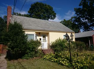 37 Hemlock Rd, West Roxbury, MA 02132