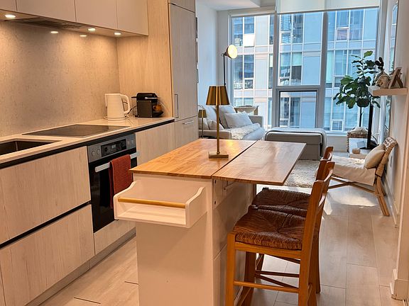 4th image of 15 Mercer St #2915