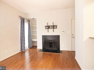 3908 Penderview Dr APT 628, Fairfax, VA 22033