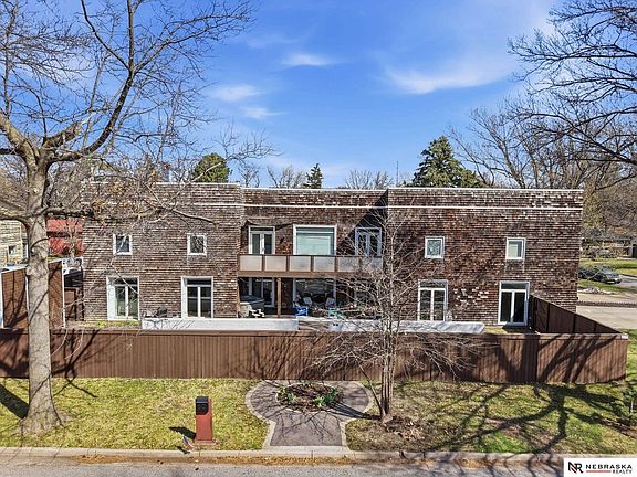 2nd image of 4934 Glade St