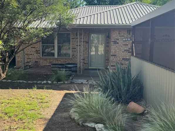 701 Avenue G SW, Childress, TX 79201