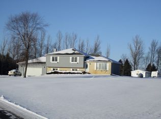 8191 Country Ct, Dekalb, IL 60115