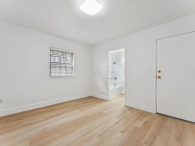 5941 Vallejo Street 1253 #1255 — Photo 5