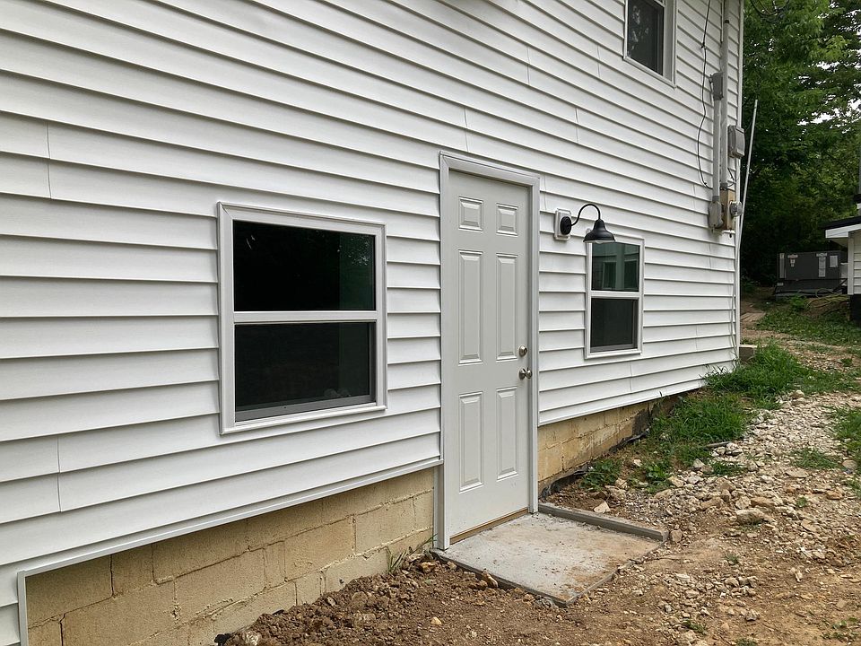 2nd image of 1212 Byrne Ave