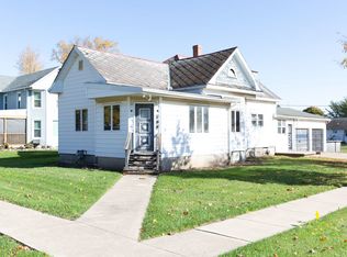 108 S Jackson St, Flanagan, IL 61740