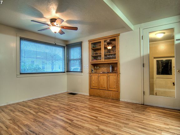 2nd image of 2900 Grand Blvd