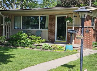 31514 Arizona St, Livonia, MI 48150