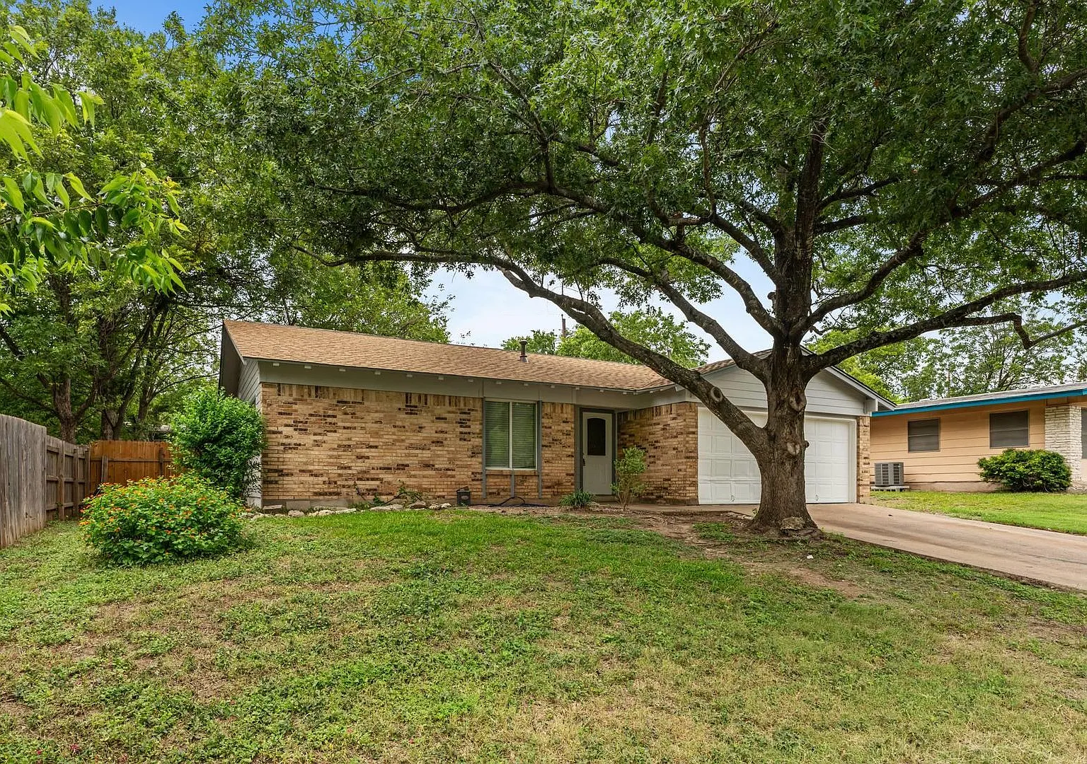 Brand new renovated home - don't miss out! — Photo 1