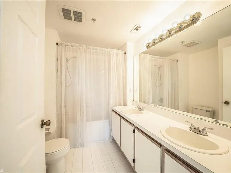 6400 Aragon Way #303 — Photo 9