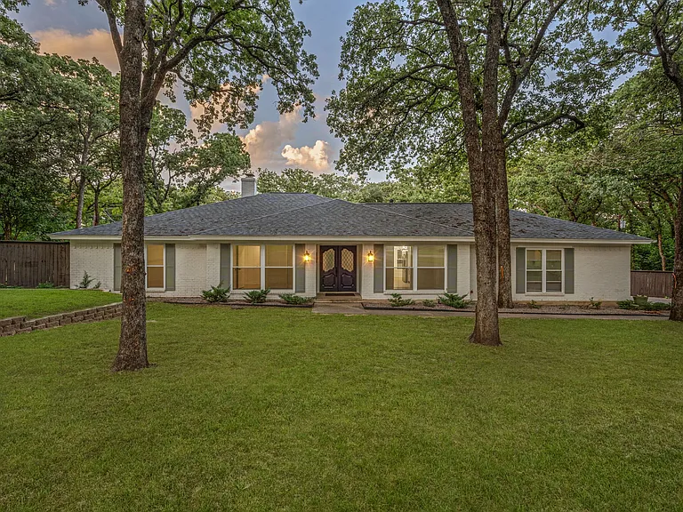 1015 Cimarron Cir — Photo 3