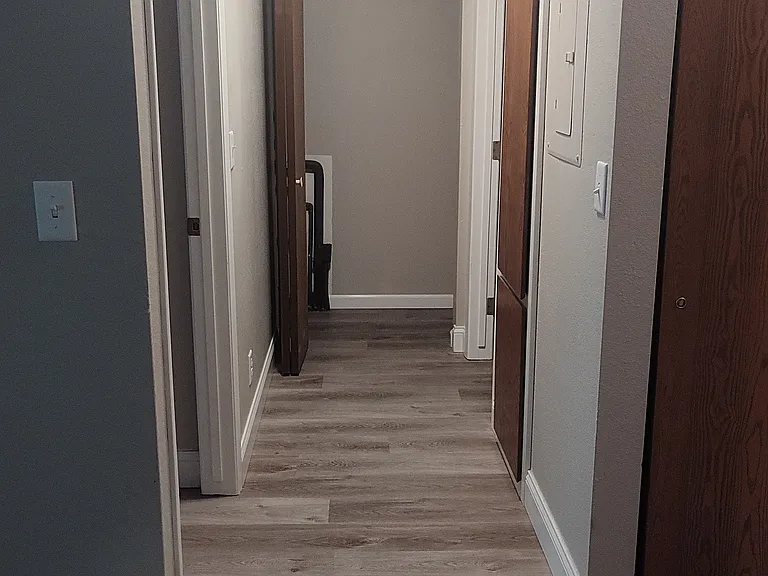 219 E Clayton Ave — Photo 4