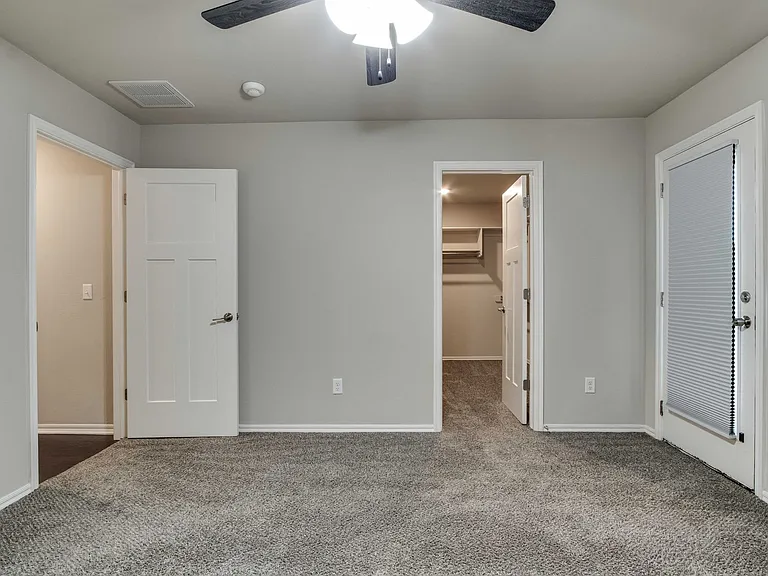 8815 SW 45th St — Photo 12