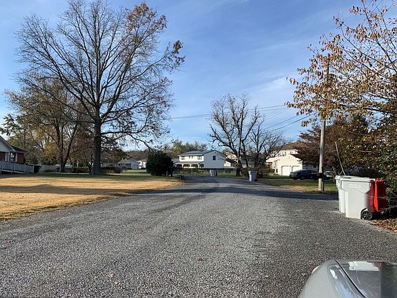 5th image of 2283 Edgewood Dr