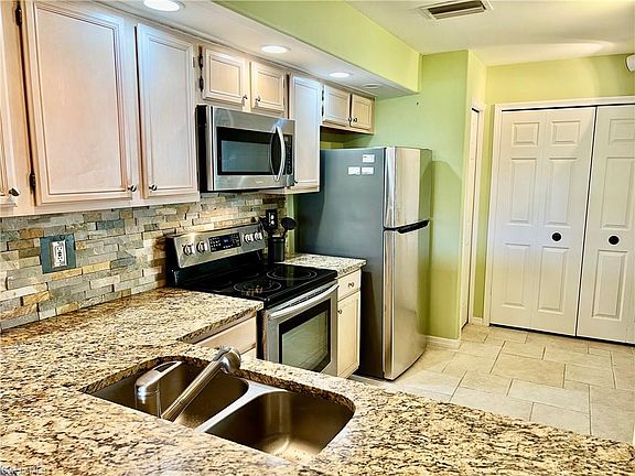 5th image of 13020 Amberley CT #303