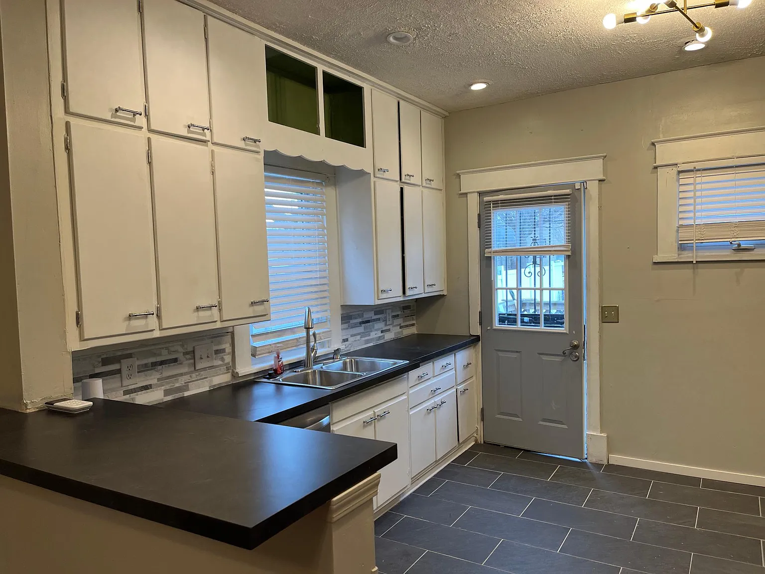 3 bed, 1690 sqft, $1,650 — Photo 3