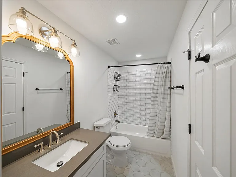 4884 Holly Ln W — Photo 17
