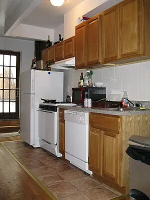 Rented by Tower Brokerage | media 42