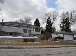 328 Flora Ave, Glenview, IL 60025