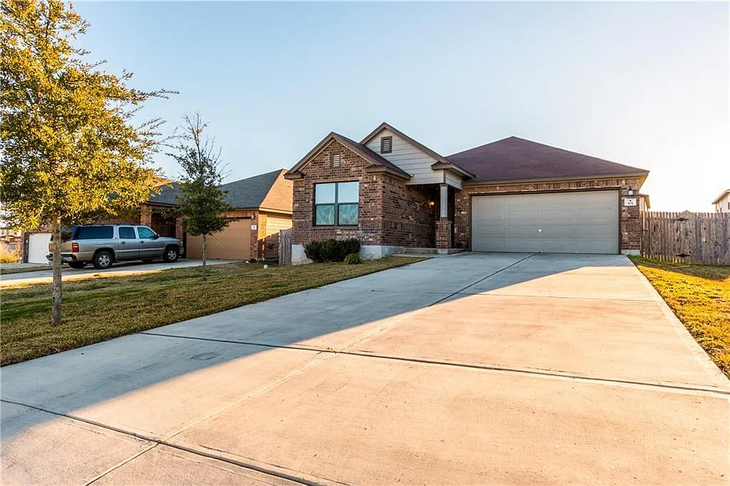 Building Photo - 301 Rummel Dr