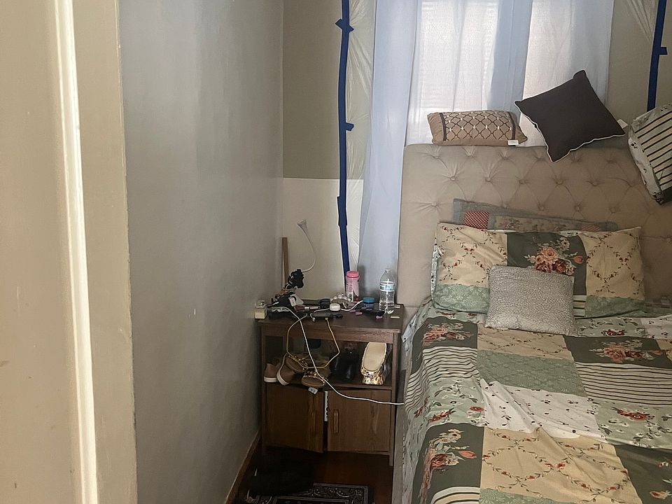 1st image of 153-155 Franklin St #1