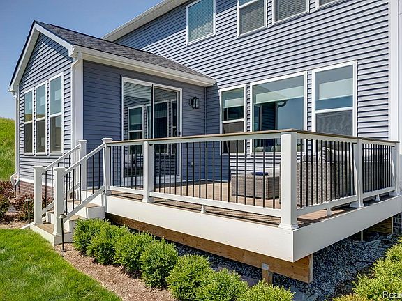 3rd image of 2400 Provencal Dr