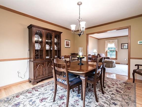 4th image of 123 Pinehurst Dr