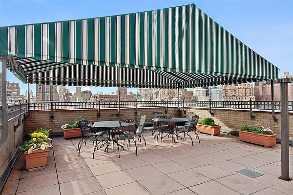 Sold by Douglas Elliman | media 18