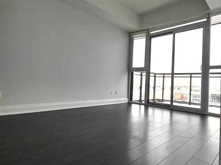 16 McAdam Ave #802 — Photo 8