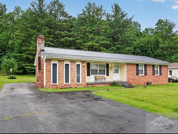 2nd image of 205 Winter Creek Dr