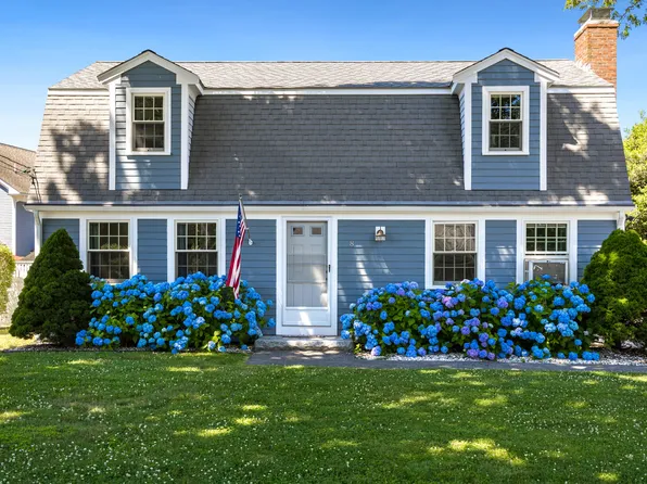 8 Eldona Avenue, Falmouth, MA 02540