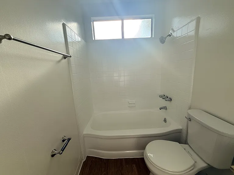 4855 Lexington Ave #13 — Photo 4