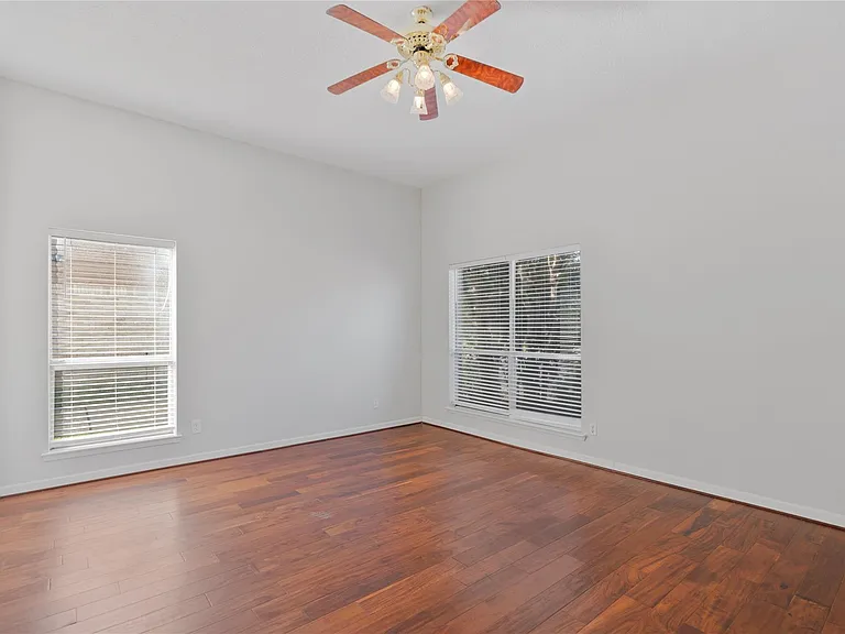 15414 Willow River Dr — Photo 12