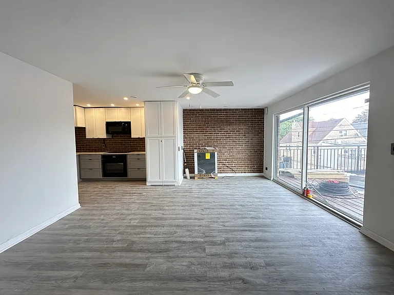 5947 W Montrose Ave #2R — Photo 6