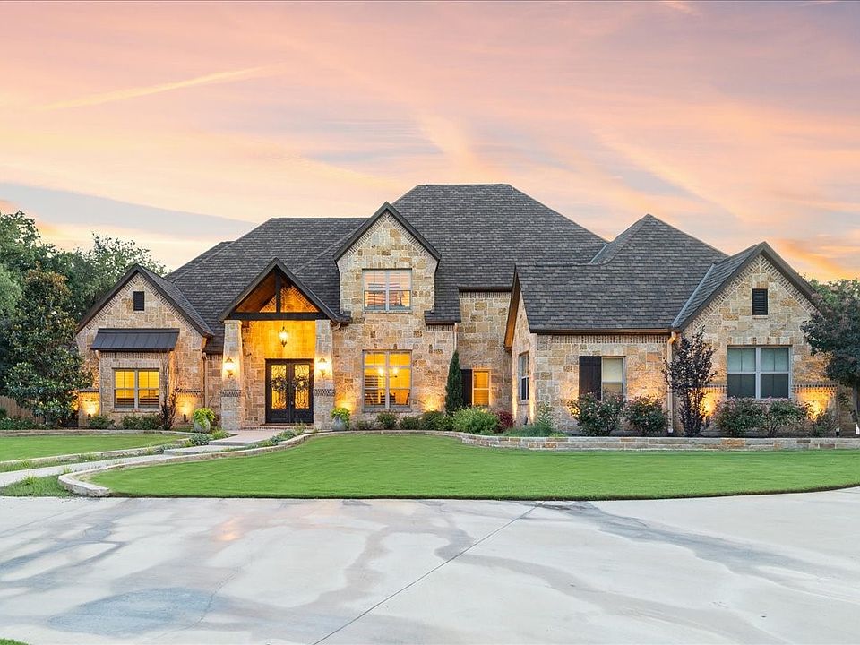 1st image of 915 Timbercreek Dr