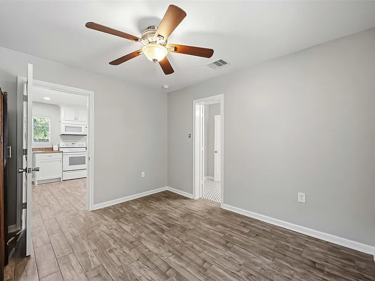 2814 Francis St — Photo 12
