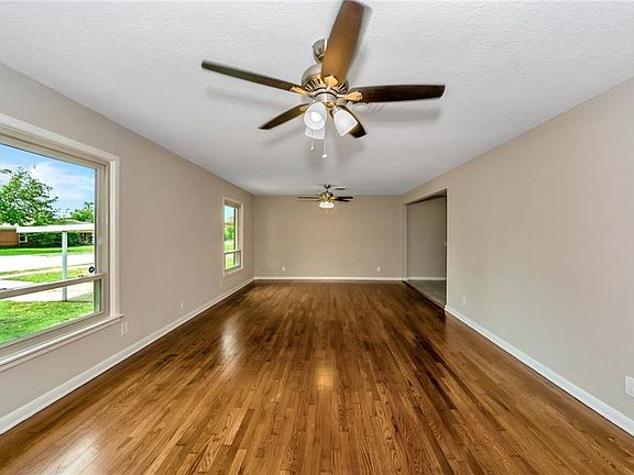 4th image of 5209 Patterson Dr