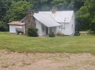 1090 Dix Creek Rd, Canton, NC 28716