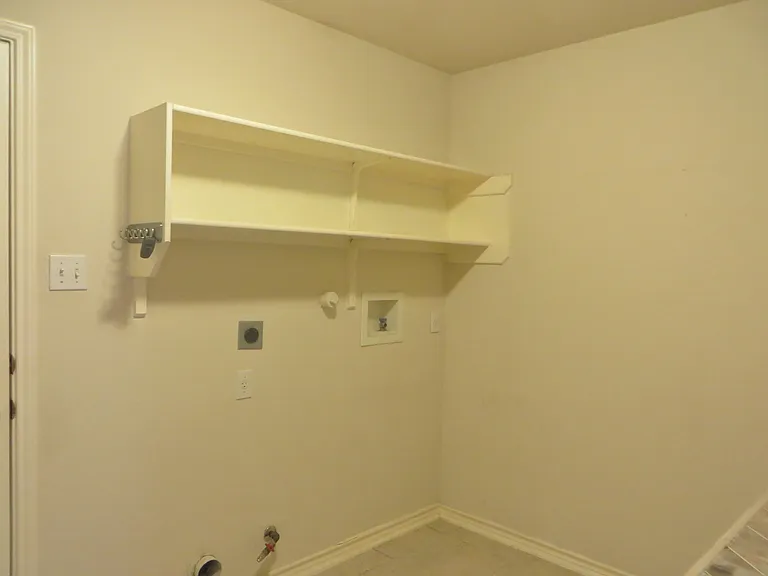 117 Pecos Ct — Photo 12
