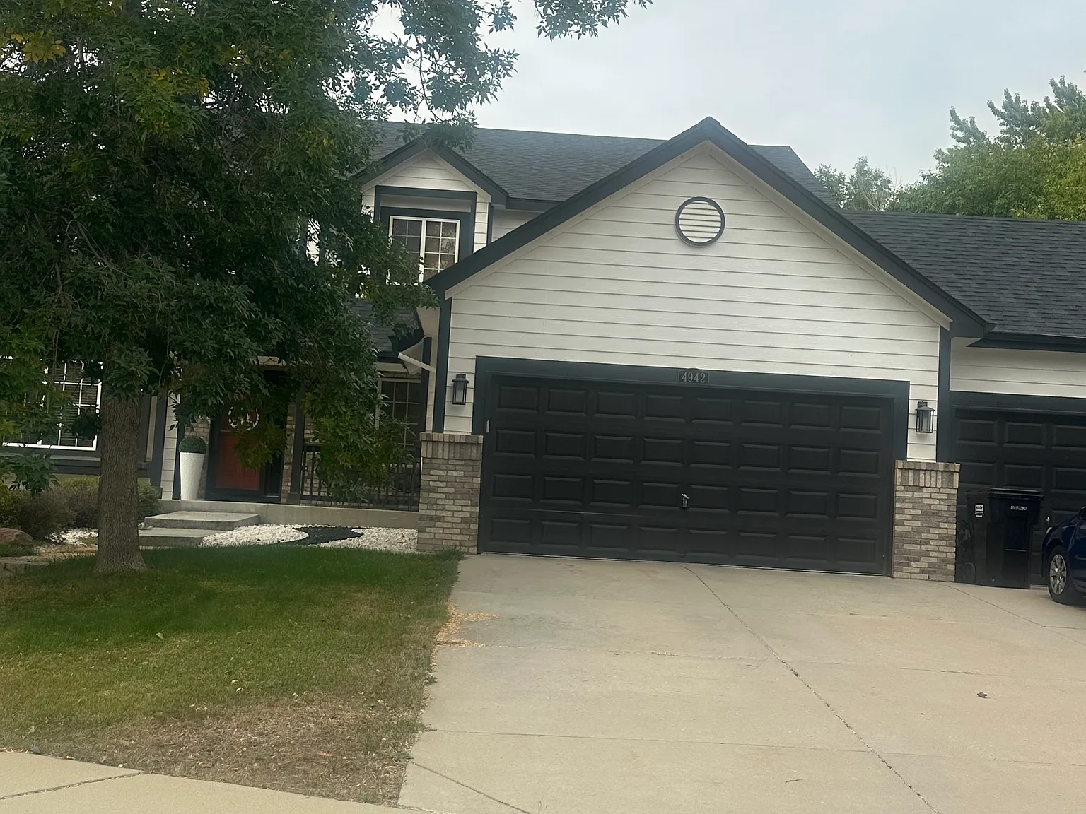 4 bed, 3.5 bath, 3372 sqft, $3,300 — Photo 3