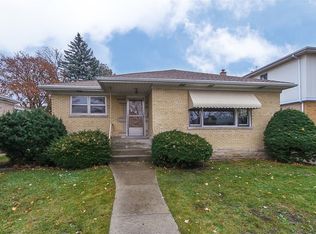 7705 N Neva Ave, Niles, IL 60714